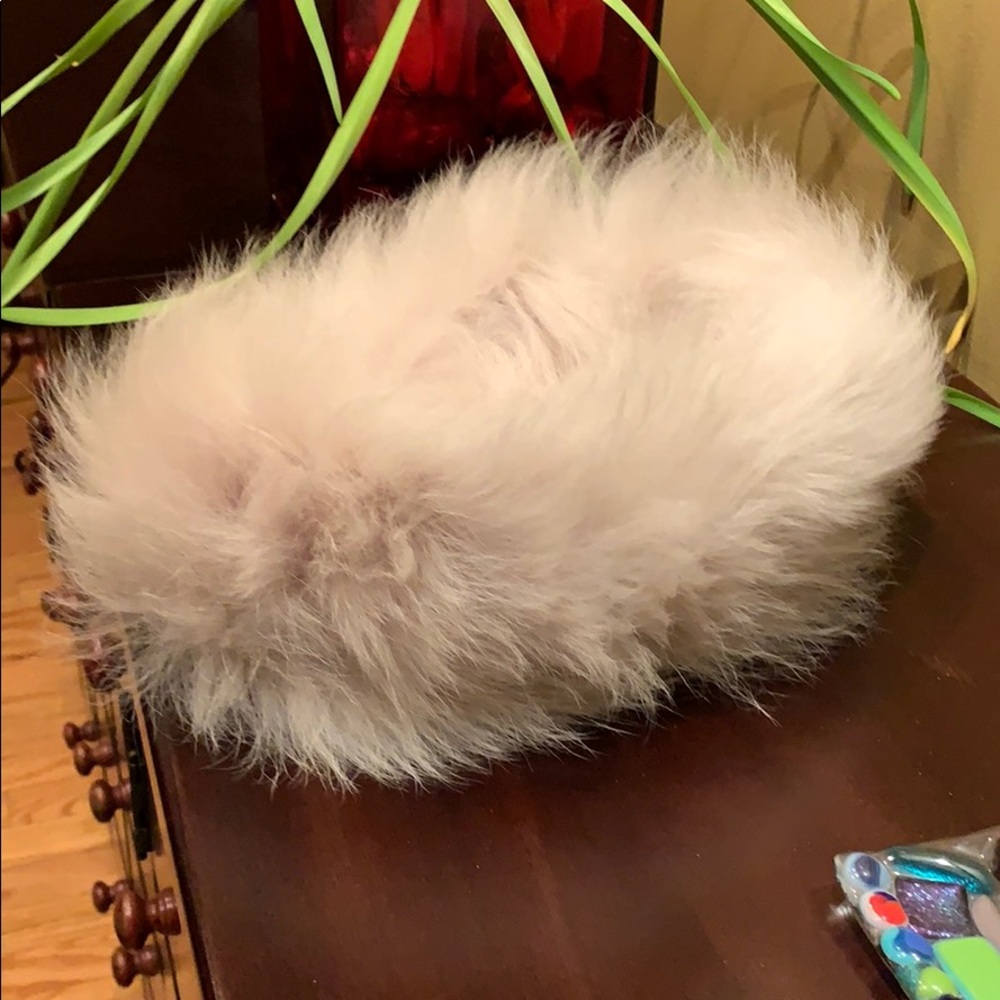 UGG shearling head muff. One Size.
